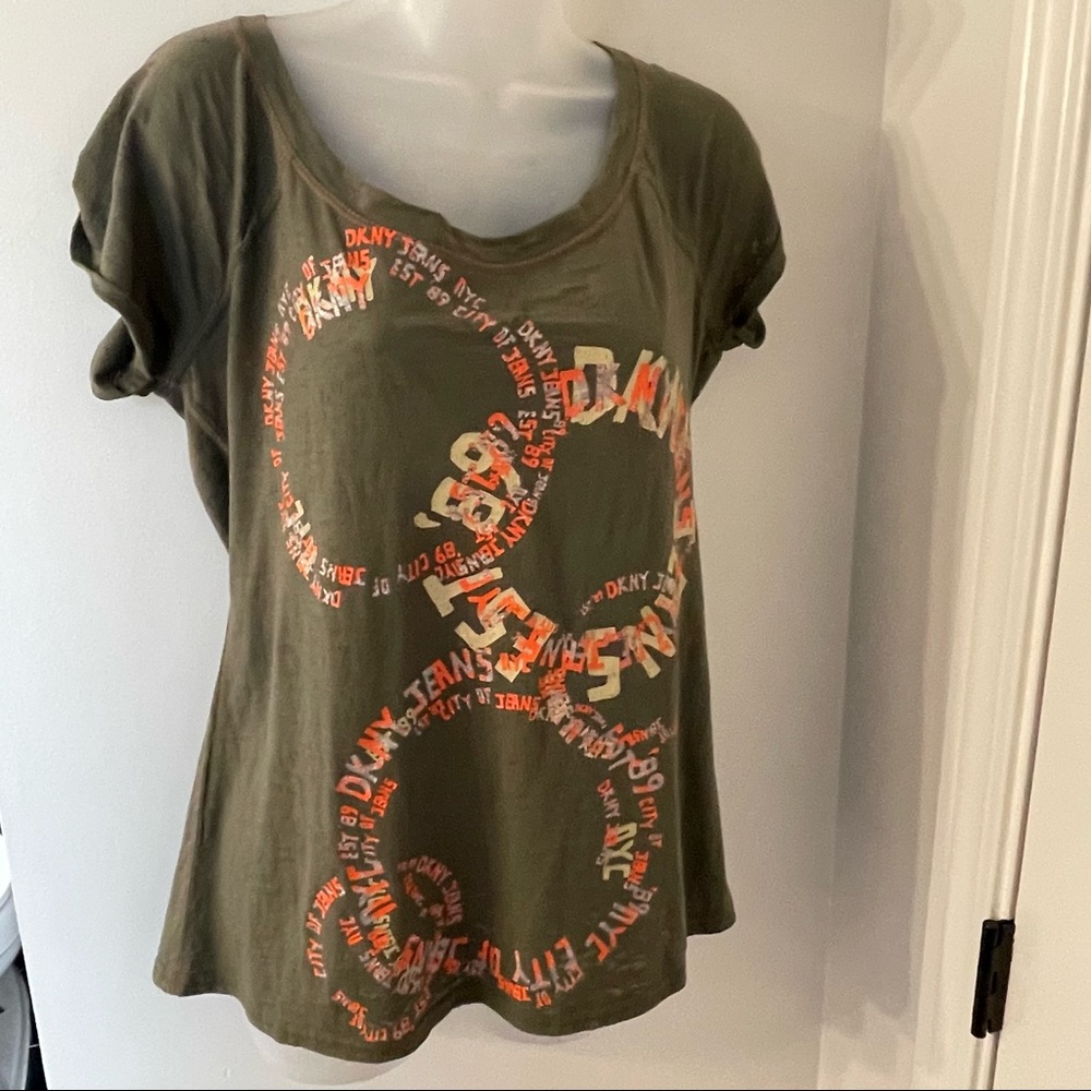 DKNYC Size L green graphic t-shirt